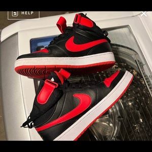 Nike court borough mid 2